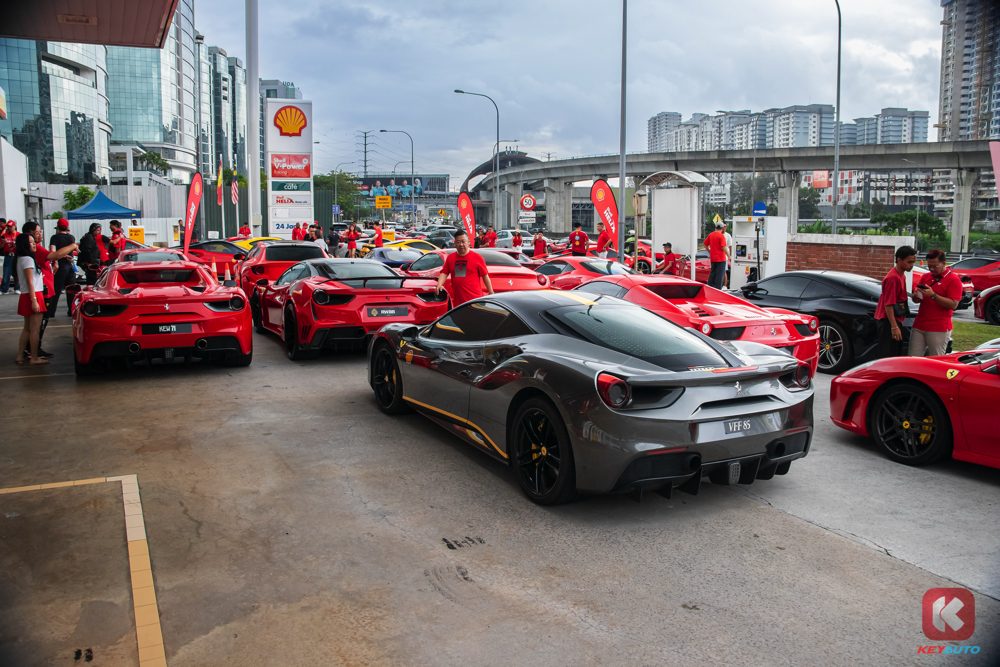 Shell x Ferrari 合作 75 周年庆！推出新旗舰机油，超过 100 台跃马共襄盛举！