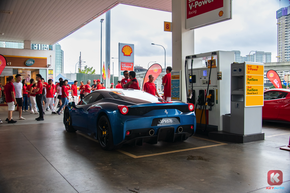 Shell x Ferrari 合作 75 周年庆！推出新旗舰机油，超过 100 台跃马共襄盛举！