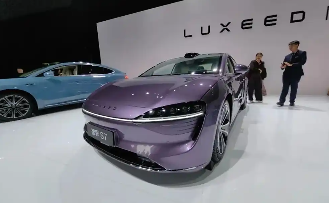 2025 Luxeed S7 中国上市,调低售价,续航力更胜 Tesla Model 3